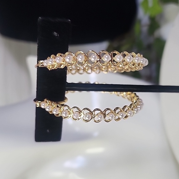 Gold Heart Hoop Link Earrings with Pearls - Picture 4 of 8